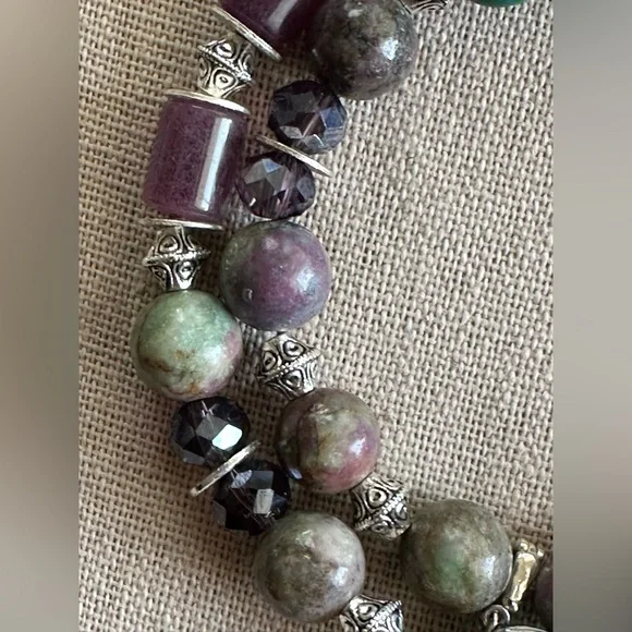 20-1/2 inch Ruby Zoisite gemstone bead Necklace NWOT - Picture 7 of 13
